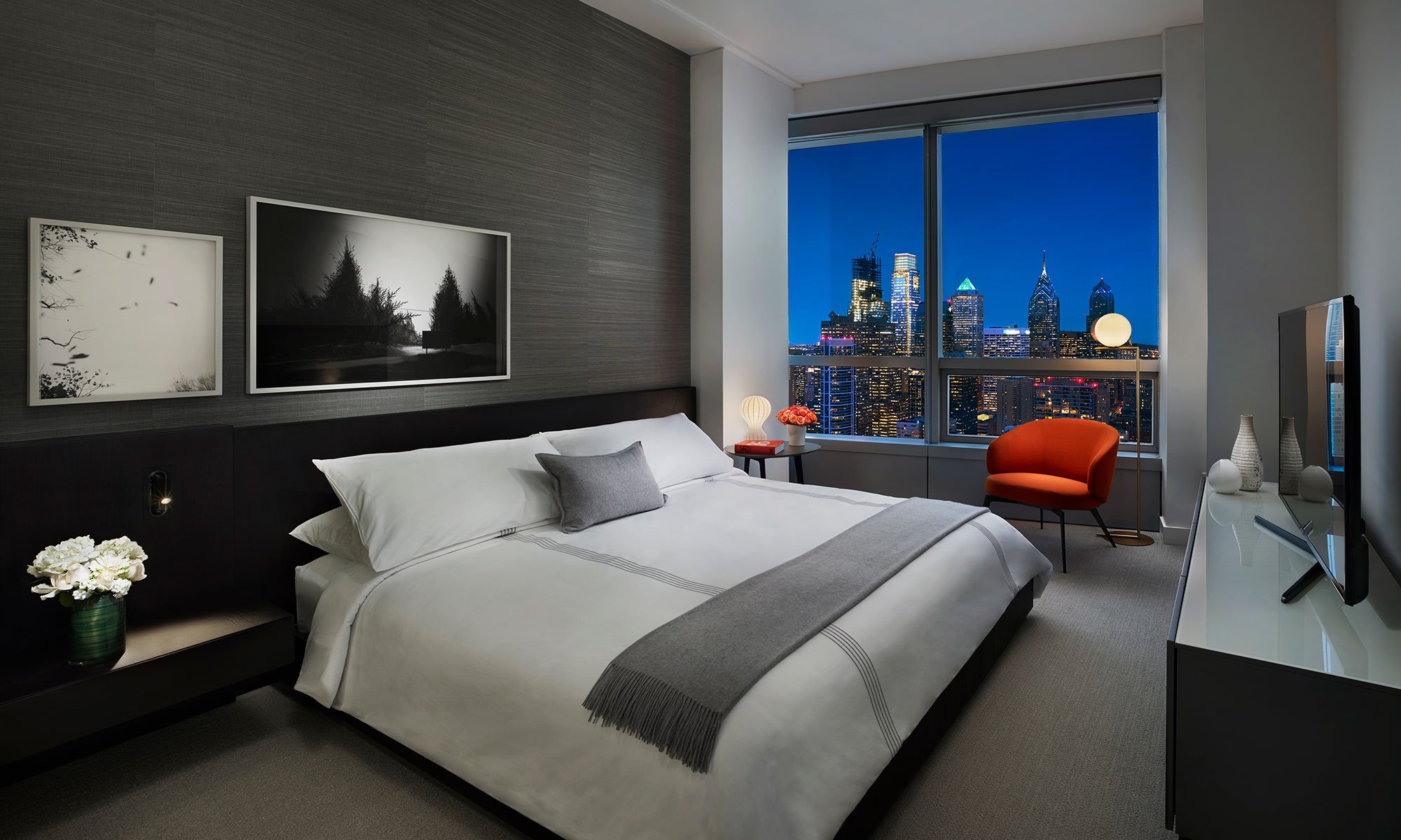 Luxurious bedroom with a view of Philly